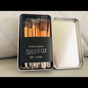 12 synthetic makeup brushes